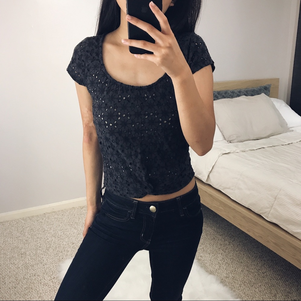 AE - Charcoal Gray Crop Top - Picture 3 of 7